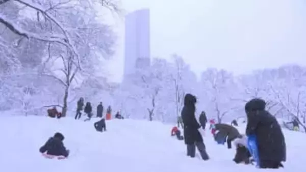 大雪のNY 雪合戦か暴行事件か？　警察官に雪玉を投げ、けがをさせた容疑で捜査