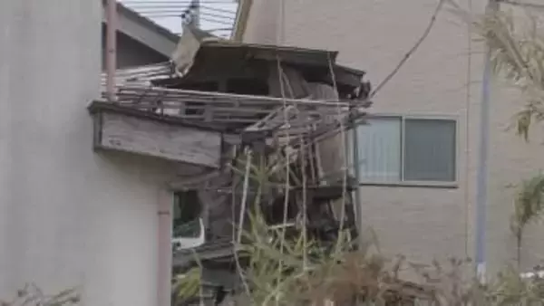 住宅全焼の火事で焼け跡から男性の遺体　90歳の住人男性と現在も連絡とれず　埼玉・毛呂山町