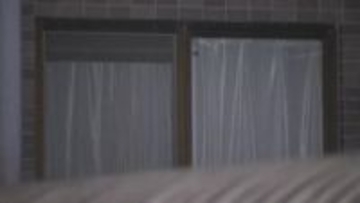 「死体はアパートの駐車場の車にある｣　48歳女が同居男性を殺害か　ワインボトルや金槌で頭殴りビニール紐で首を絞めた疑い