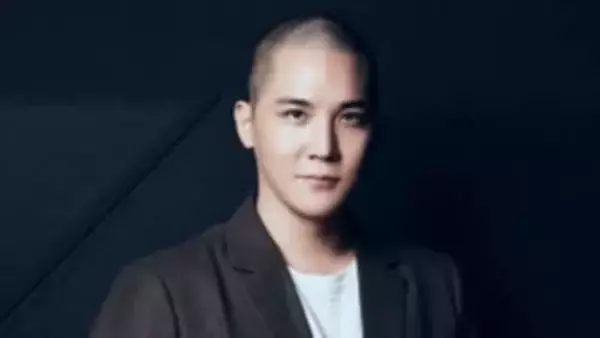 【 XG・プロデューサー 】「SIMON」こと酒井じゅんほ容疑者 逮捕　事件を受け「エイベックス」がコメント発表