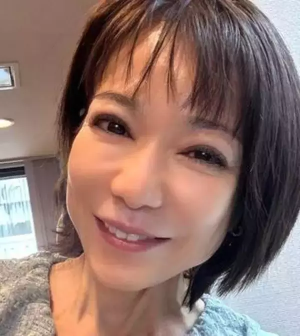 【 堀ちえみ 】　腰椎狭窄症と腰椎すべり症　「路上で腰の激痛に襲われ、一歩踏み出すのも辛くて」　急遽の治療で　「また手術からは逃れられた」