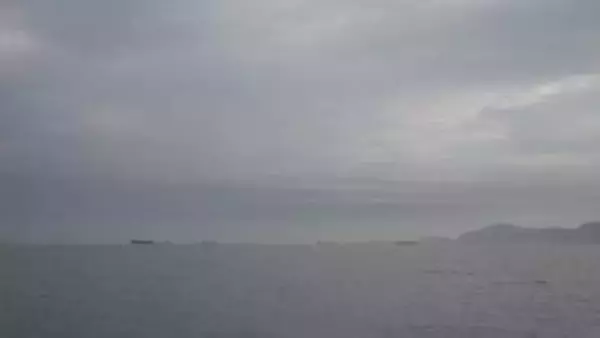 ホルムズ海峡　過去24時間で20隻以上の商船が通過　コンテナ船やタンカーも　WSJ報道