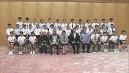 「私と違って体を大事にして」 高市総理が官邸に沖縄の小中学生を招きプレゼントを交換