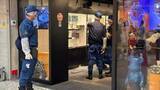 「【速報】「中野ブロードウェイ」の時計店で窃盗事件 男2人組がハンマーでショーケースを割り腕時計4本（2億円相当）を盗み逃走中 犯行時間は10秒程度か　警視庁」の画像1