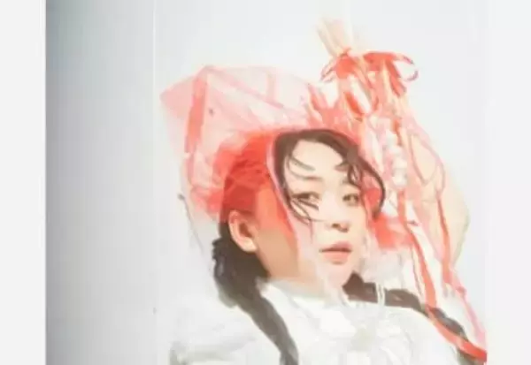 【 アンゴラ村長 】 「なんかバズりますように！」　様々な衣装でポーズ　「なんか楽しい方向に行きますように！」「みなさんいっぱい見てください！！！」