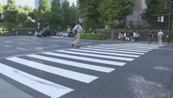 東京・文京区で軽乗用車が信号無視をして乗用車に衝突　歩行者4人が巻き込まれ軽傷　運転手の男を危険運転傷害の疑いで逮捕　別の事故で逃走中だったか