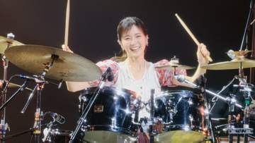 ドラム奮闘【 生田絵梨花 】ツアー完走を報告〝ポニーテールがもげそうなくらい〟本番で夢中にプレイ　フォロワー感嘆「ドラム、かっこよかった～」