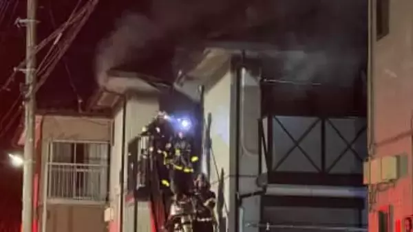 【速報】木造2階建てアパート2階部分が延焼中　火元から性別不明の1人の遺体　50代女性と連絡取れず　神奈川・大和市