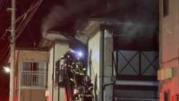 【速報】木造2階建てアパート2階部分が延焼中　火元から性別不明の1人の遺体　50代女性と連絡取れず　神奈川・大和市