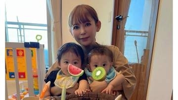 【 中川翔子 】　双子の離乳食　〝初めての納豆〟　「満面の笑顔くれました大好きみたい！良かった！」　育児ダイアリーに溢れる愛情