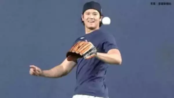 大谷翔平 センターで守備練習に汗流す、鈴木誠也と笑顔で練習 明日から試合出場可能【WBC侍ジャパン】