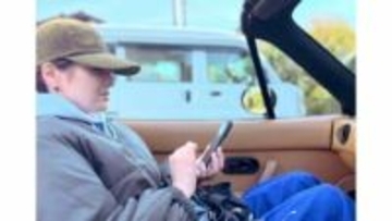 【 吉瀬美智子 】　オープンカーで友人とドライブ　「お天気良く、気分良く、満喫〜」　投稿写真にファン反響　「オーラが強い」「オシャレで素敵」