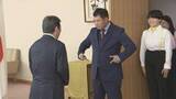 「外務省の「たびレジ」サポーターにとにかく明るい安村さん就任　茂木外務大臣に「安心してください、履いてますよ」　海外ロケで活躍のガンバレルーヤも」の画像1