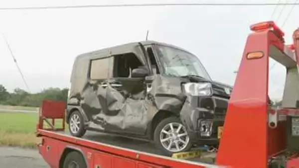 上信電鉄の踏切内で軽乗用車と電車が衝突　軽乗用車が踏切で立ち往生している時に衝突か けが人なし　群馬・高崎市