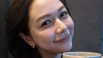 ほっぺぷくぷく【 村重杏奈 】秋深まるカフェでアンニュイ　でも〝ふぐに寄せて〟〝声を飛ばして〟〝年末に向けて〟勤労モード全開