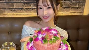肉ケーキ【 丸りおな 】〝幼馴染と誕生日祝い〟表参道の人気店で〝毎年この時期の楽しみ〟
