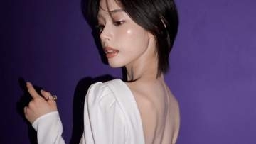 美背中で圧倒【 安斉星来 】「沢山の愛を込めることができました」艶やかなメッセージ〝麗しい世界に浸かって〟【 うるわしの宵の月 】
