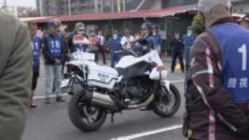 白バイ隊が“プロの技術”指導 東京・大田区で「バイク教室」 警視庁蒲田署・神奈川県警川崎署