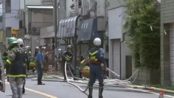 【速報】東京・大田区の2階建て店舗兼住宅で火事　けが人3人・逃げ遅れ1人　2人逃げ遅れているという情報も　現在消火活動中