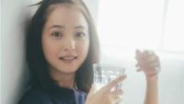 【 佐々木希 】　「"とにかく私と目が合うカレンダー"となっております」デビュー20周年記念「日めくりカレンダー」の発売を発表