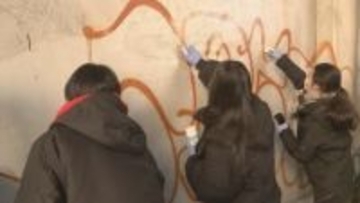 「落書きは犯罪」 目黒学院高校生徒や東急電鉄などと落書き消す活動　警視庁目黒署