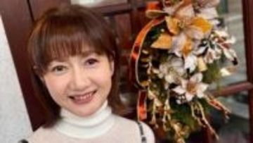 【がん闘病】古村比呂さん 『腱鞘炎』と診断を受けた右手用のサポーターが届く「痛みの強い箇所にはテーピングをして　二刀流!?で行ってみようと思いました」