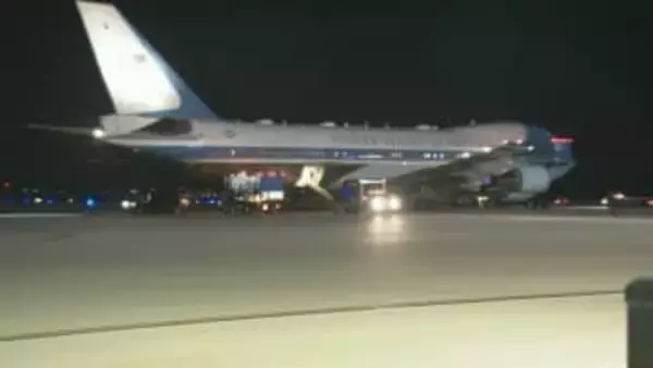 トランプ大統領　専用機エアフォース1に「電気系統の軽微な問題」 スイスでのダボス会議に向け離陸直後に引き返すトラブル