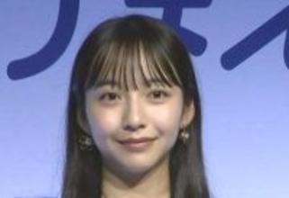 【 山之内すず 】　記者から質問ゼロで大焦り　〝汗かいてきた〟　汗をかいて緊張した「仕事」問われ…〝アッコさんとのプライベート焼き肉〟