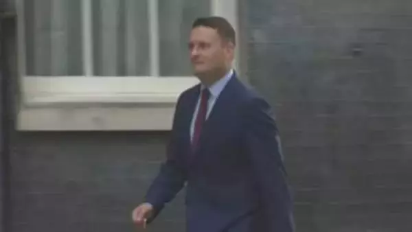 英保健相が辞任　スターマー首相への退陣圧力強まるなか　党首選への立候補準備か