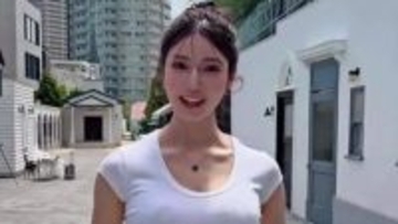 【 阿部なつき 】“新ヘアスタイル”のオフショット公開「お団子ヘアしたよたのしい撮影で、ずっと笑ってた〜」