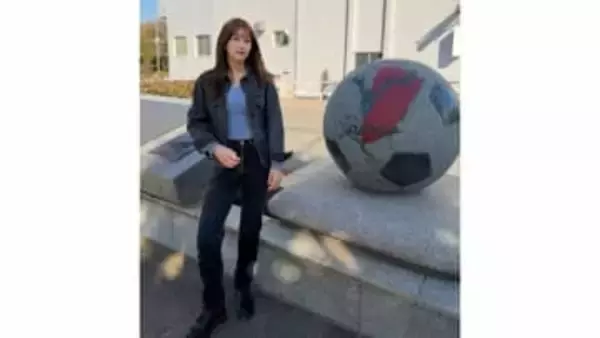 【 中川安奈 】 「突如パワースポットをまわりたくなって」　初めての東国三社巡りへ　こだわりのヴィンテージデニム姿に　「かっこいい」「すごくお似合い」　ファン反響