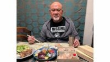 【 武藤敬司 】　香箱蟹10杯を堪能　「やっぱり日本食は美味い」　アメリカから帰国直後　石川県の友人から旬の贈り物