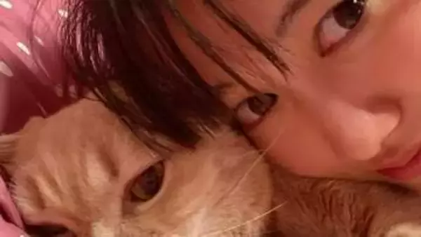 【 ももクロ・高城れに 】「Z君、ずっと愛してるよ」旅立って1年の愛猫を偲ぶ　〝ZZ君て弟もいてくれるから2倍頑張れるよ〟