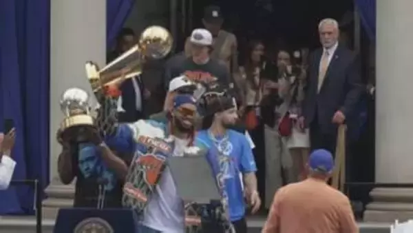 ニックスが53年ぶりNBA優勝で“大パレード”！ファン200万人駆けつける「ニックスよ、永遠に！」