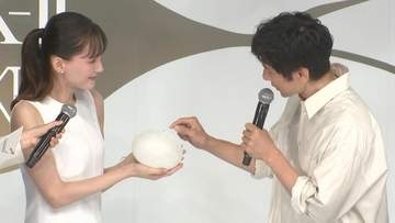 【綾瀬はるか＆西島秀俊】「お兄ちゃん」「はる坊」と呼び合う仲良しトーク！金継ぎのお皿を巡る“必死の言い訳”に会場爆笑