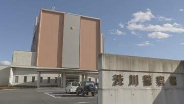 助けようと運転手代わるもさらに事故　倒れた女性さらにひかれて重体　ほか2人重傷　群馬・渋川市のスーパー駐車場