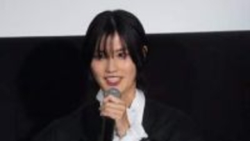 【 橋本愛 】「みなさんも逃げられなくなればいい」客席に恐怖ふりまく舞台挨拶「責任は負えませんけども」
