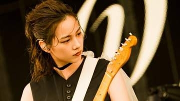 【 のん 】ギター抱え “ロックスタイル” 『サマーソニック2026』ステージ写真公開に反響「超〜カッコいいです」「最高にロックだぜ」