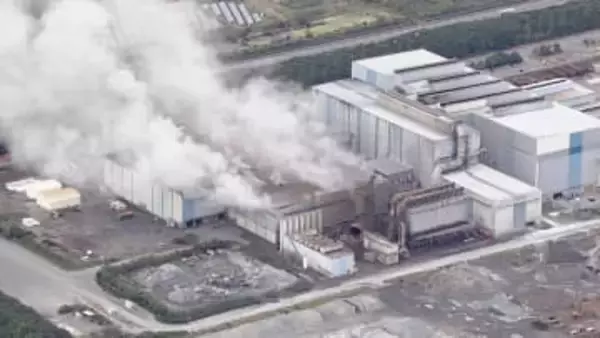 JFE条鋼の工場で鉄くずから出火　20時間経った今も燃え続ける　けが人なし　茨城・神栖市