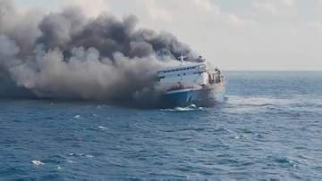 インドネシア沖を航行中のフェリーで火災　5人死亡　41人行方不明