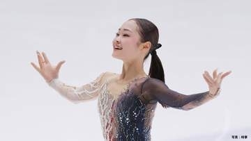 世界ジュニア4連覇の島田麻央がシニアGPデビュー　女子SP82.11点、三宅咲綺は71.95点【フィギュア・スケートカナダ】