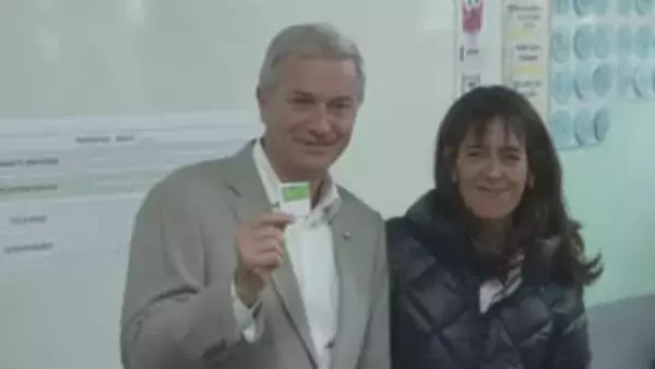 チリ大統領選挙の決選投票　親米・右派のカスト候補が勝利　公約に不法移民の強制送還