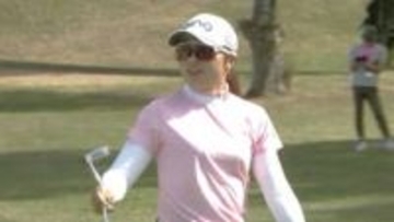 佐久間朱莉が圧巻の10バーディ＆ボギーなし　コースレコードタイ「62」で単独首位浮上、昨年年間女王が開幕戦V狙う