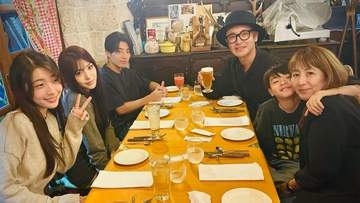 【 つるの剛士 】妻・美紀さんの誕生日を家族でお祝い　3日遅れのディナー報告　次男の「人生初イカスミパスタ」に笑顔溢れる
