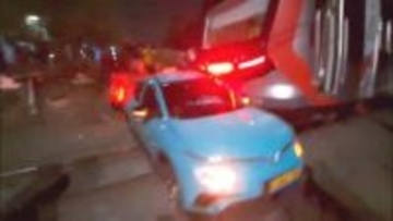 インドネシア首都近郊の駅で列車の追突事故　乗客14人死亡80人以上負傷