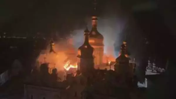 ウクライナでドローン攻撃により歴史的修道院が焼失　キーウなど各地で少なくとも9人死亡か　ロシア側は修道院への攻撃は否定