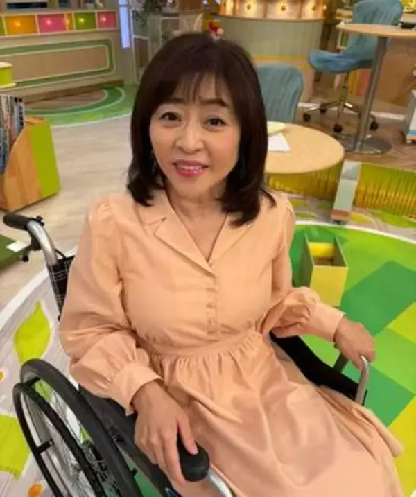 【松本明子】　車いす姿の写真を公開「歩けるようになるまであと一踏ん張りですね」