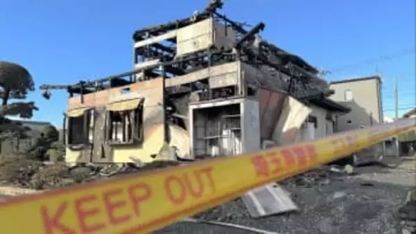 埼玉・本庄市で住宅1棟が全焼する火災　焼け跡から2人の遺体　住人夫婦と連絡取れず