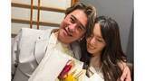 「【 川﨑麻世 】　結婚2周年のお祝いに感謝　妻との円満の秘訣明かす「愚痴くらいは全て受け入れてます」」の画像1