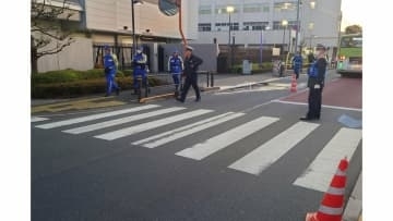 【速報】小5男児が横断歩道でトラックにひかれる　搬送先の病院で死亡　東京・板橋区　警視庁
